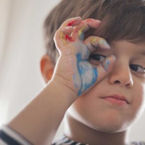 ردیابی چشمی در کودکان اوتیسم| دوست اوتیسم