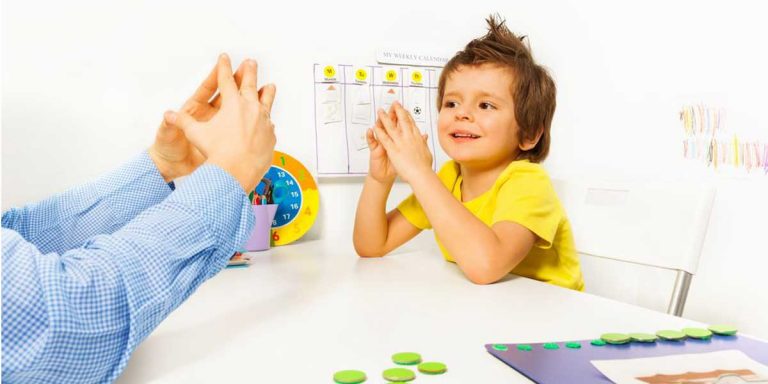 اختلال اوتیسم و عوامل تعیین‌کننده پیشرفت کودکان در آینده