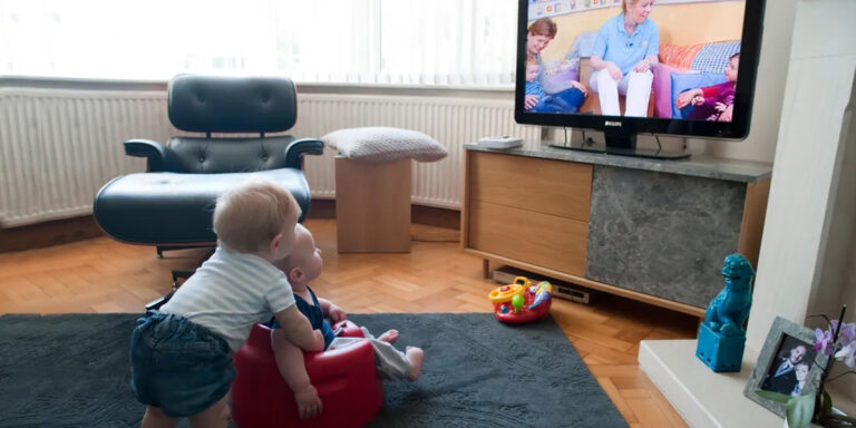 آیا تلویزیون باعث اوتیسم می‌شود؟