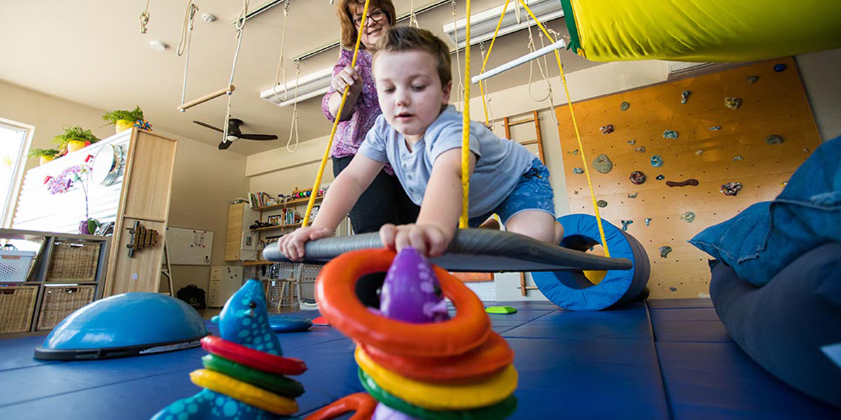 فعالیت های مفید برای کودکان اوتیسم; شناخت 10 فعالیت موثر