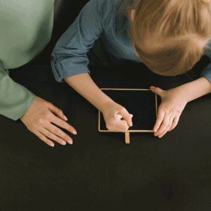 نقش رفتاردرمانی در توانمندسازی کودکان اوتیسم| دوست اتیسم