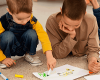 شناخت علائم اولیه اتیسم در دوست اتیسم